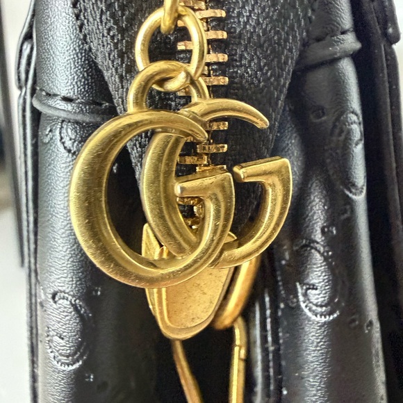 Gucci Black Embossed Shoulder Bag with Red and Green Accent - Picture 10 of 17